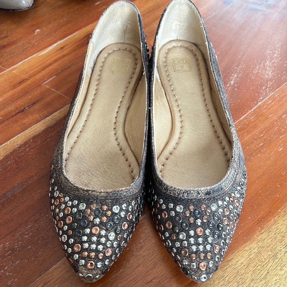 Frye Regina Studded size 8.5